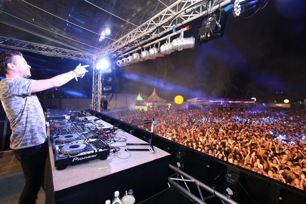 DJ Quintino spins at Siloso Beach Party