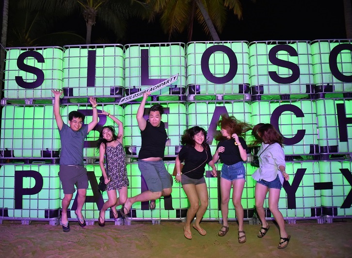 Siloso Beach Party had Quintino to spin at 10th Anniversary Party