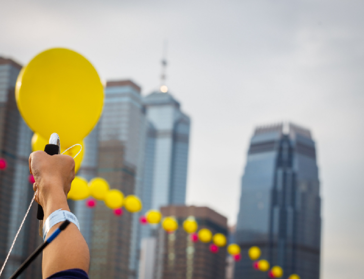 BALLOON CHAIN, a gigantic constantly changing sculpture made of helium-filled balloons, was a huge hit with Clockenflappers