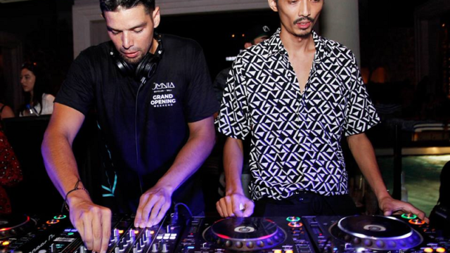 Halim Ardie with Wisdy closing for Richie Hawtin at OMNIA Bali. Photo credit: Bali Tonight.