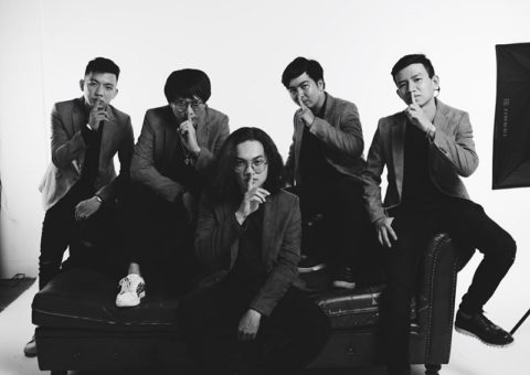 Warner Music Group Opens Business in Vietnam, Signs Vietnam's indie band Chillies. Music Press Asia.