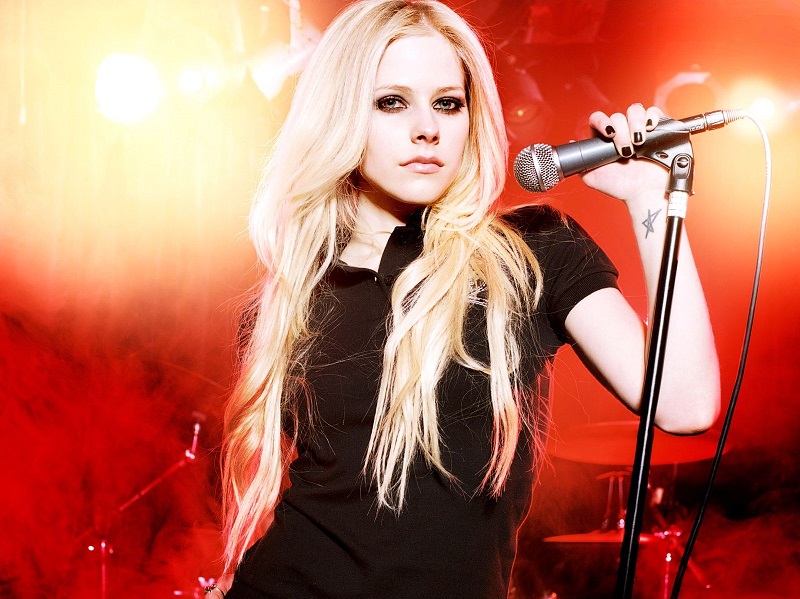 Avril Lavigne cancelled 11 world tour dates in Asia amidst the spreading coronavirus. Music Press Asia.