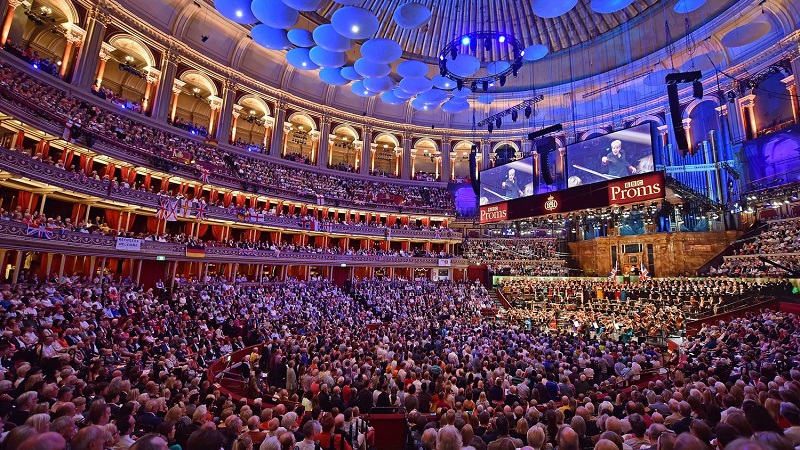 The BBC Proms, after playing to an empty hall last year, will host audience at full capacity and unsocially distanced in 2021. Music Press Asia.