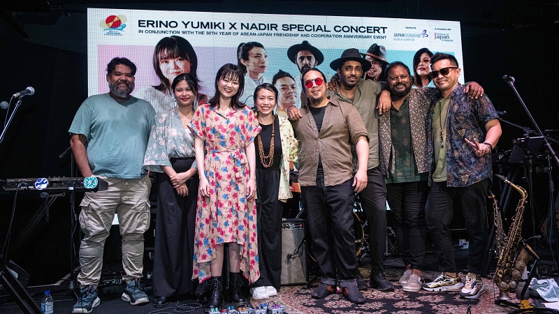 Nadir x Erino Yumiki performs at The Bee Publika. Music Press Asia