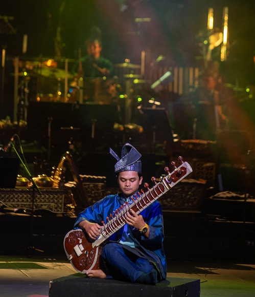 Sitar player Sulur Nakasari 2 Istana Budaya. Music Press Asia