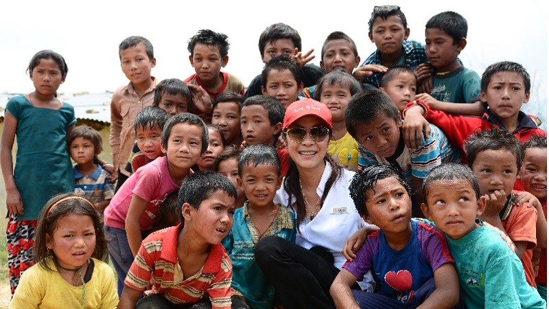 Michelle Yeoh Award at World Economic Forum 2024. Image courtest of Live to Love. Music Press Asia