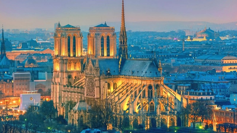 Notre Dame de Paris at night Music Press Asia