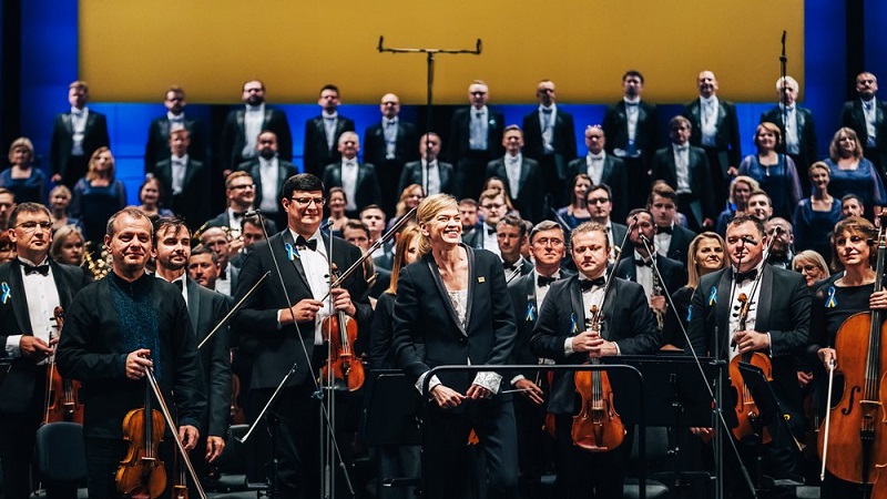 Keri Lynn Wilson conducts Ukrainian Freedom Orchestra at George Enescu Intl Fest 2025 Music Press Asia