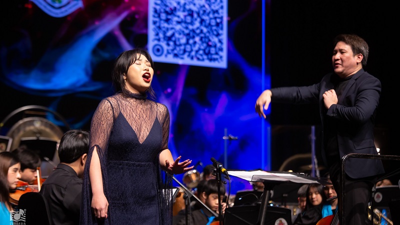 Siri Kridhima with Siam Sinfonietta DBKL Festival Orkestra KL Music Press Asia